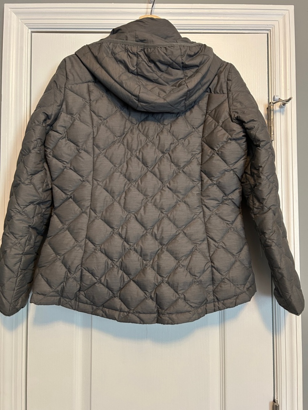 ZeroXposur Quilted Hooded Jacket - Gray medium puffy packable - Picture 5 of 11